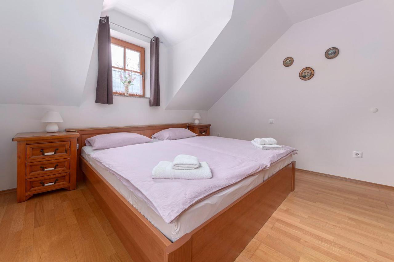 Apartma Metka Medvode Exterior foto